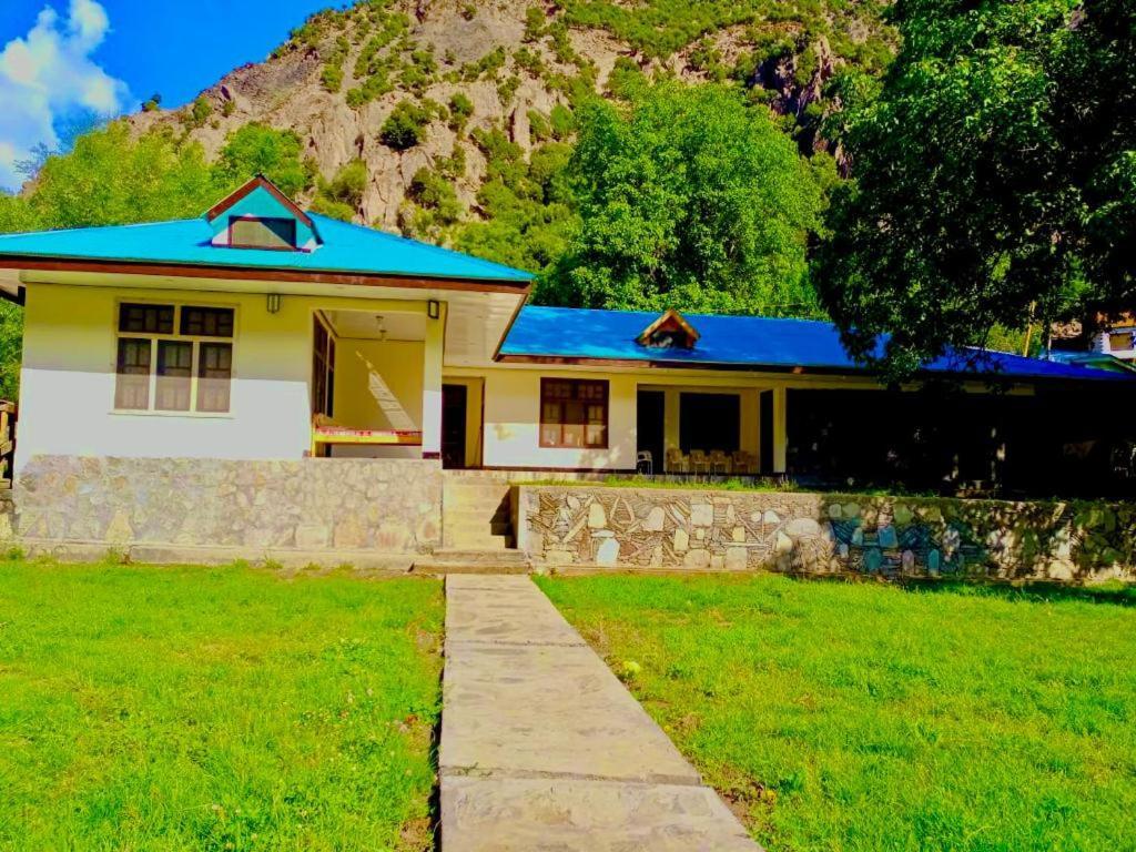 Chitral Inn Resort Exterior photo